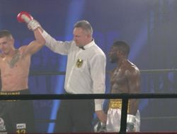 фото - Украинские проспекты Иванов и Великовский побеждают «табуретками»