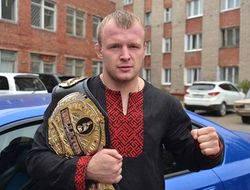 фото - Александр Шлеменко планирует драться в России