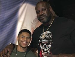 фото - Насим Хамед с титулом The Ring, Кличко на сёрфе, Шакур с Шакилом — соцсети 