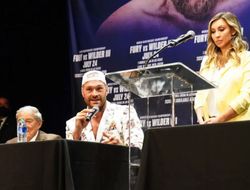 фото - Хантер: «Все пиарятся на ковиде. Фьюри не исключение»