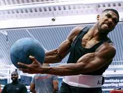 фото - Как выглядит Энтони Джошуа за неделю до боя с Усиком: фото