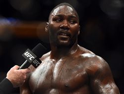 фото - Мегапанчер Энтони Джонсон возвращается — но не в UFC