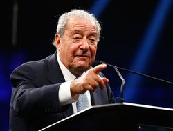 фото - Арум рассказал, почему хотел устроить бой Пакьяо с Макгрегором