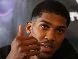 фото - Энтони Джошуа: Фьюри — клоун, он раздражает