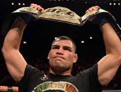 фото - UFC 166: Кейн Веласкес остановил Джуниора дос Сантоса