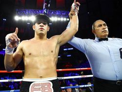 фото - Берланга одержал 14-ю кряду победу в стартовом раунде (+ видео)