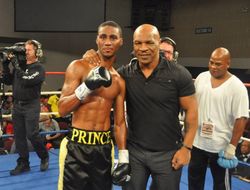 фото - Победы проспектов: Родригес нокаутировал джебом, Белл деклассировал Берналдеса