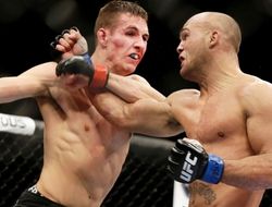 фото - UFC 189: Лоулер повторно победил Макдональда