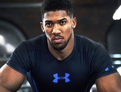 фото - Джошуа ответил Фьюри: Да заткнись уже и назови дату боя!