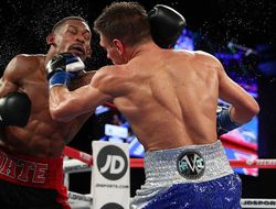 фото - Дэниел Джейкобс — Сергей Деревянченко: видео лучших моментов от vRINGe.com