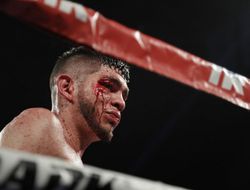 фото - Алекс Сауседо перебил Сонни Фредриксона 