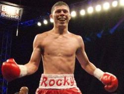 фото - Нокаут от Ломаченко Мартинес закроет в бою с небитым проспектом–пенсионером — СМИ