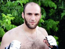 фото - Адам Халиев дебютирует в UFC боем против Паскаля Краусса