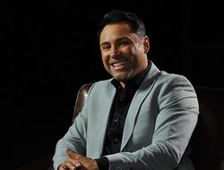 фото - Альварес–Хан будет круче, чем Альварес–Котто — мнение Де Ла Хойи