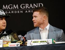 фото - Тренер Канело о договорном весе с Макабу, поединке в Африке и покорении хэвивейта