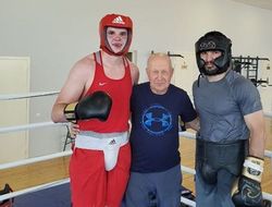 фото - Хижняк отметил день рождения, игры разума Фьюри, Бетербиев со спарринг-партнёром — соцсети