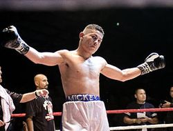 фото - Зрелищный драчун Мигель Роман обещает нокаутировать чемпиона Барруша