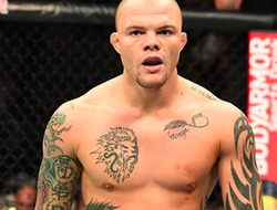 фото - Реакция Энтони Смита на положительные допинг-тесты Джона Джонса