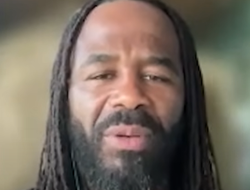 фото - «Тебя подстригут». Что делать Джону Джонсу? Экс-чемпиона разрывает на части