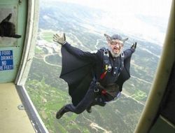 фото - Мужчина в самолёте с Уайтом пытался выйти на высоте 10 км: всё обошлось