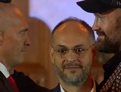 фото - Фьюри не смог защекотать «наёмного убийцу» Усика: видео первой битвы взглядов перед реваншем