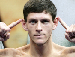 фото - Удача помогла Джейми Макдоннеллу сохранить титул в бою с Чаконом