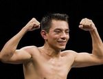 Михарес спорно остановил Сауседо, Хелениус едва не проиграл Быховцеву