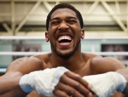 фото - Менеджер: На контракте на бой с Уайлдером нет подписи Энтони Джошуа