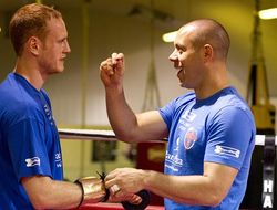 фото - Эдам Бут больше не будет тренировать Джорджа Гроувза