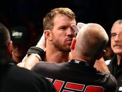 фото - UFC: Бэйдер пока не будет драться с Джонсоном