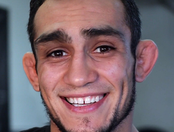 фото - Нурмагомедов всегда будет бумажным чемпионом — Фергюсон