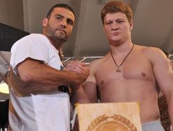 фото - Карты, деньги, два бойца