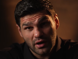 фото - Усик просит в IBF отсрочить защиту с Хрговичем. Реакция менеджера претендента