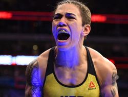 фото - Роуз Намаюнас в нокауте. Андраде — новая чемпионка UFC