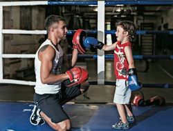 фото - Семейный подряд: три поколения Ломаченко в одном боксёрском зале — видео