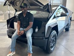 фото - Джон Джонс завершил карьеру. Реакция Хабиба Нурмагомедова