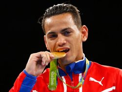 фото - Сбежавший из Кубы двукратный олимпийский чемпион ведёт переговоры с Top Rank