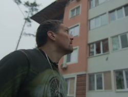 фото - Усик в Ирпене. В свой день рождения даёт ещё 8 млн на восстановление жилья – видео