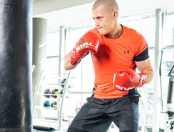 фото - Завершать ли Спенсу карьеру после поражения от Кроуфорда: для Станёниса всё очевидно