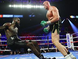 фото - Видео. Лучшие моменты реванша Тайсона Фьюри и Дионтэя Уайлдера