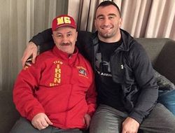 фото - Тренер Гассиева сожалеет, что бой с Усиком не перенесли