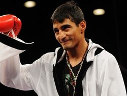 фото - Джесси Варгас меняет тренера: Эрик Моралес вместо Роя Джонса