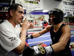 фото - Усик использовал ту же тактику, что и Альварес — тренер Геннадия Головкина