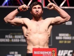 фото - Магомед Анкалаев победил Энтони Смита на UFC 277