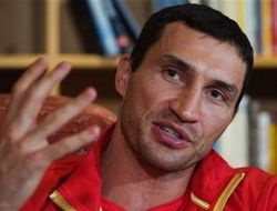 фото - Владимир Кличко травмирован, бой с Пулевом перенесён