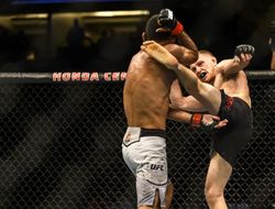 фото - Экс-боец UFC обвиняется в похищении и нападении 