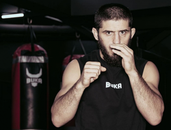 фото - Стала известна дата реванша между Махачевым и Оливейрой