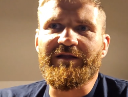 фото - Хотел бы увидеть бой Перейры и Анкалаева — экс-чемпион дивизиона