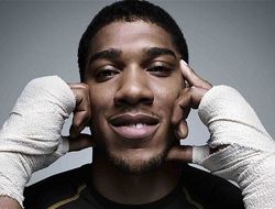 фото - Джошуа не оставил шансов Бахтову