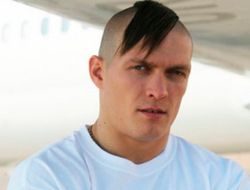 фото - Александр Усик также подписал контракт с Top Rank?